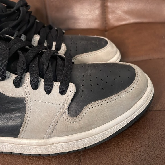 Air Jordan 1 OG High Mens Reverse Shadow High Top Sneakers Size 9 - Picture 9 of 13